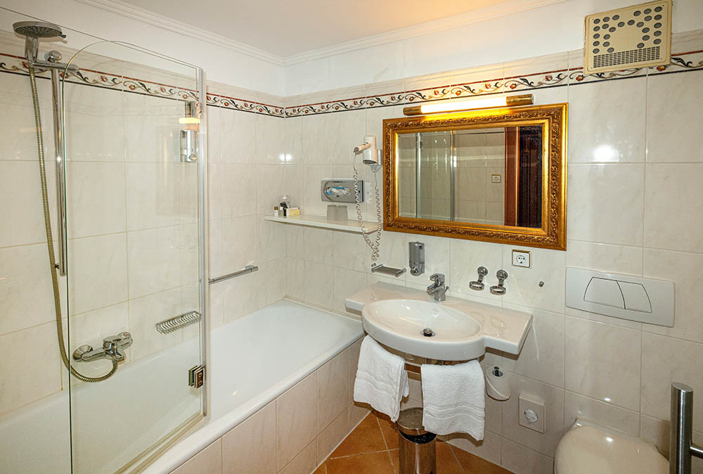 Badezimmer im Österreich Doppelzimmer